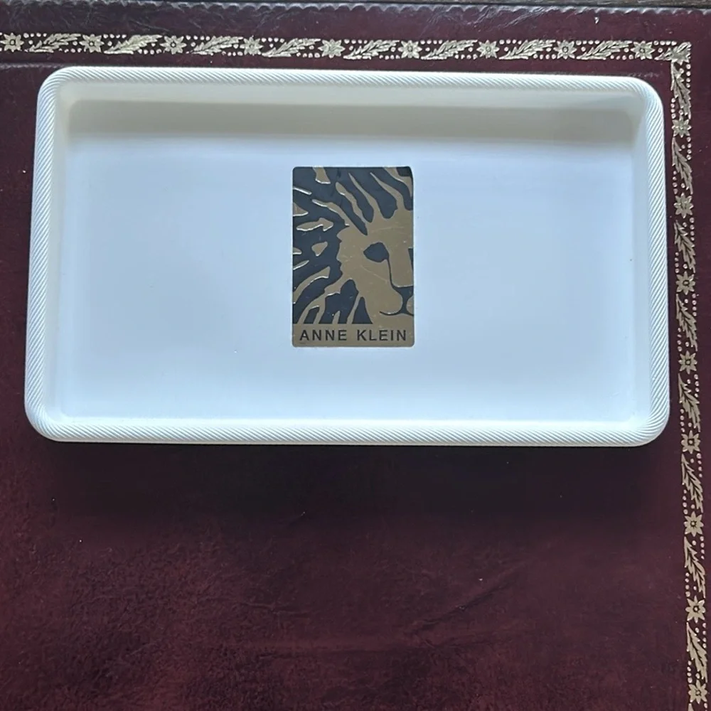 Anne Klein Home Modern White Rectangular Tray NEW